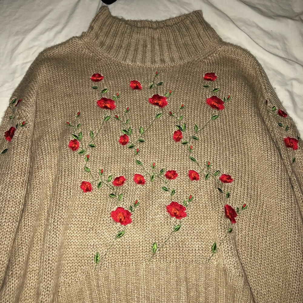 UMGEE USA floral detailed turtleneck
